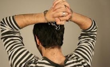 Un joven que reside en Junín fue detenido en los Toldos por robar en Rojas