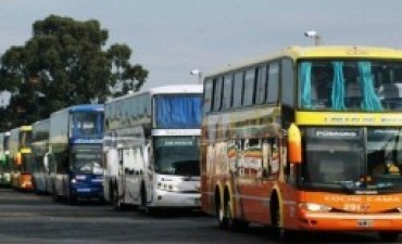Hubo acuerdo y no habrá paro de micros de larga distancia