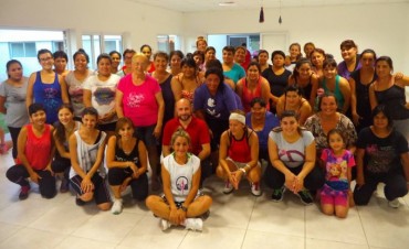 En el CIC del Pueyrredon, Marta Prat hace bailar a todo el barrio!