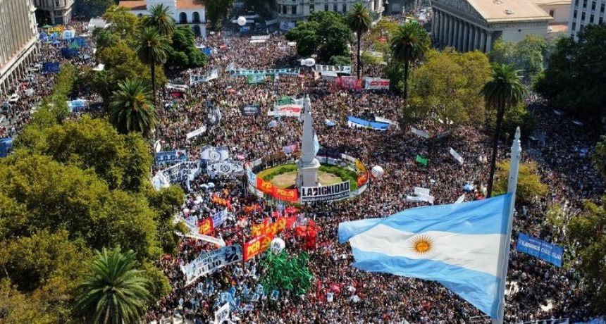 Día de la Memoria: multitudinarias marchas en Plaza de Mayo y en todo el país