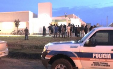 En el CIC el pueblo y la policia vuelven a darse la mano