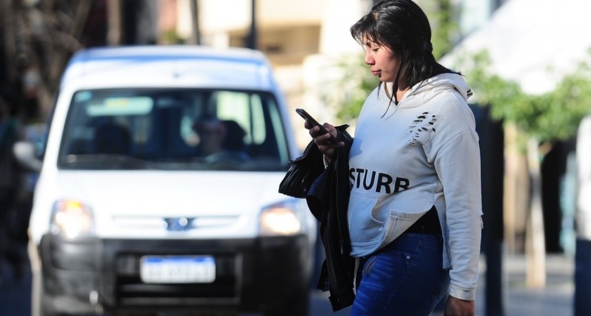 Uso de celulares y seguridad vial. Espacio de la oficina de Educación vial y concientización en tránsito de la estacion comunal de Policia