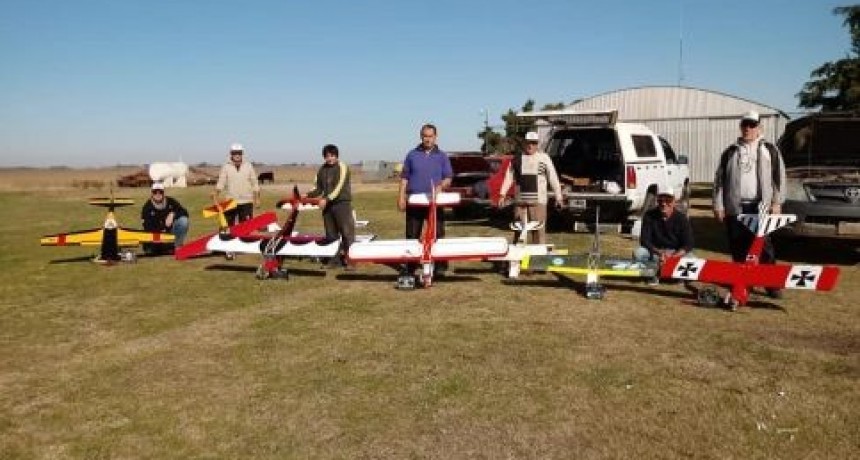 Fanáticos toldenses y su pasión por el aeromodelismo