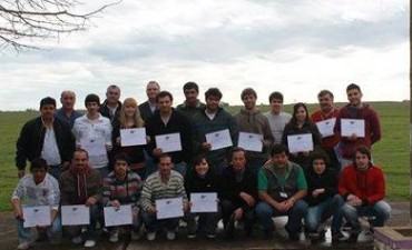 Jornada sobre seguridad aérea en el aeródromo local...