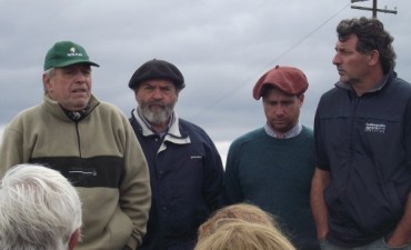 EN RUTA 65 Y CAMINO AL TEJAR: Un centenar de productores se manifestaron contra la decidía publica