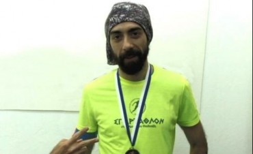 Un vecino de Los Toldos unió corriendo Atenas con Esparta