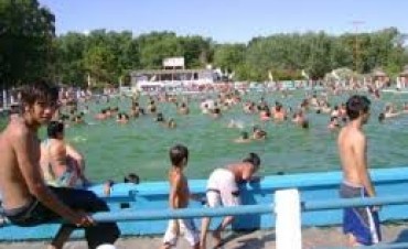 Programa Verano Jòven en el Balneario Municipal