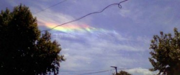 Fenómeno extraño en el cielo. Se vió en casi toda la zona