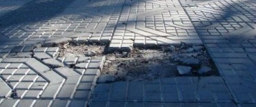 Nuestra plaza nos costó $ 500.000 y ya tiene varias baldosas rotas y flojas, denuncian vecinos