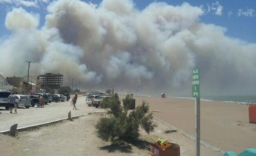 Enorme incendio en Claromecó