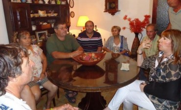 La Senadora Provincial por el Frente para la Victoria, Elida E. Villa, entrego subsidios por un total de $ 225.000.