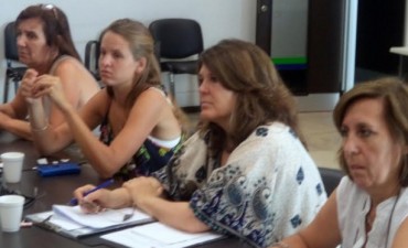 A VICEPRESIDENTA DEL CONSEJO ESCOLAR DE AMEGHINO APUNTA A IRREGULARIDADES DE GESTIÓN Se regodean en incumplir la ley, hacen sesiones “truchas”, abusan de la mayoría y atentan contra las instituciones constitucionales, dice Josefina Lahitte