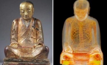 Hallan una momia de 1000 años dentro de una estatua de Buda