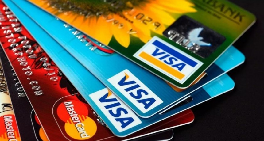 Los bancos anunciaron un aumento de hasta el 100% en comisiones de tarjetas de crédito