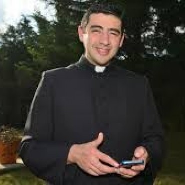 En este miércoles disfruta a Dios para que la vida sea distinta por ti y junto a ti. By Pbro. Luis Zazano