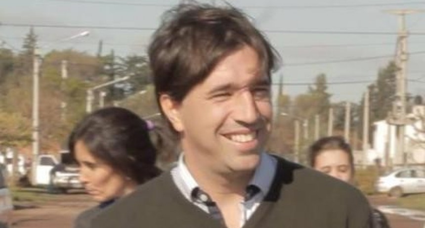 El intendente sigue charlando con los vecinos