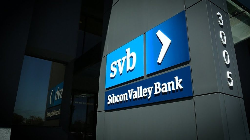 Las sorprendentes corridas bancarias y los colapsos del Silicon Valley Bank. By Juana Villaplana