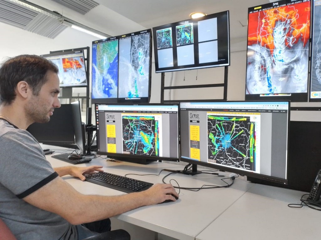 Avanza la instalación de nuevos radares meteorológicos para vigilar tormentas en el país