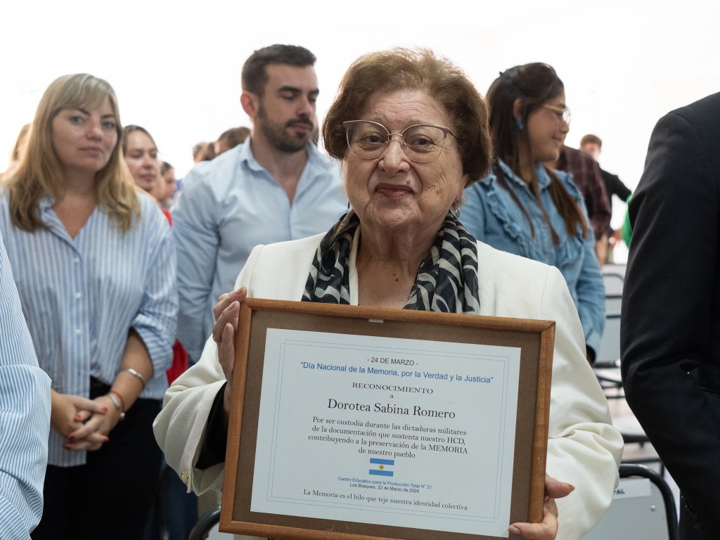 Homenaje a Dorotea Romero, Guardiana de la Democracia
