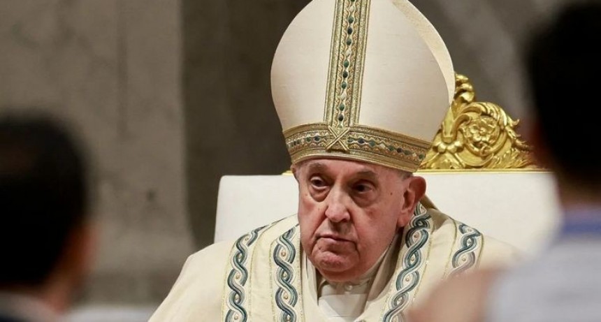 El Papa Francisco estuvo en la Vigilia Pascual tras perderse la procesión