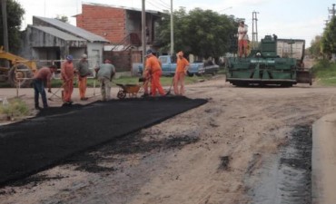 Carpeta Asfáltica en distintos sectores de nuestra Planta Urbana