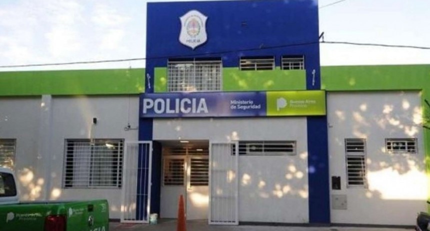 Una mujer filmó a su vecina mientras golpeaba y maniataba a sus cinco hijos