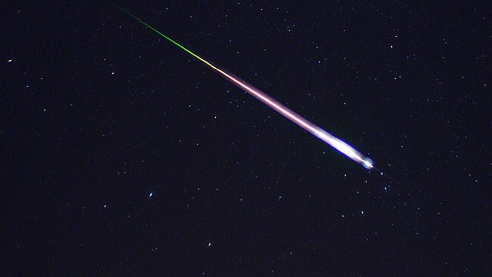 ASTRONOMÍA.  Restos de cometa impactan con la atmósfera de la Tierra