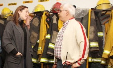 María Eugenia Vidal, visitó Los Toldos, recorrió el cuartel de Bomberos Voluntarios y el Club Defensores de Belgrano. y luego se reunió con vecinos.