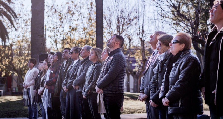 El Municipo de Gral Vte homenajeò a uno de los símbolos más poderosos de nuestra identidad: nuestra bandera.