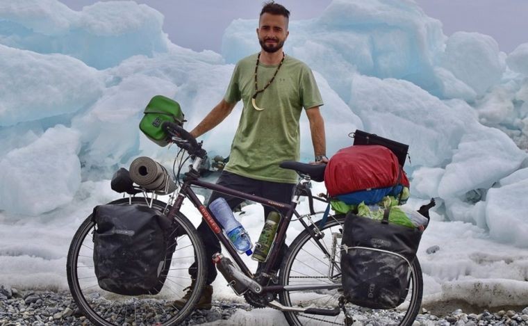 Triste noticia.  Murió Juani Betolli, el trotamundos cordobés que recorría África y Asia en bicicleta