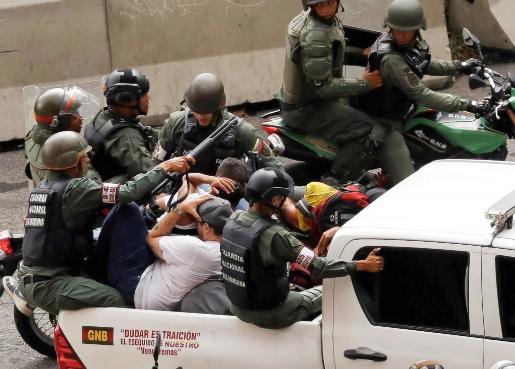 Venezuela libera a más de cien detenidos durante protestas poselectorales