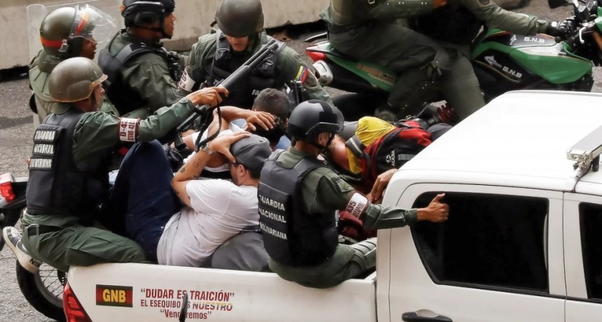 Venezuela libera a más de cien detenidos durante protestas poselectorales