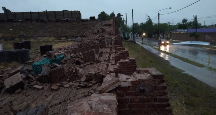 Violento temporal, provocó destrozos por toda Bahía Blanca